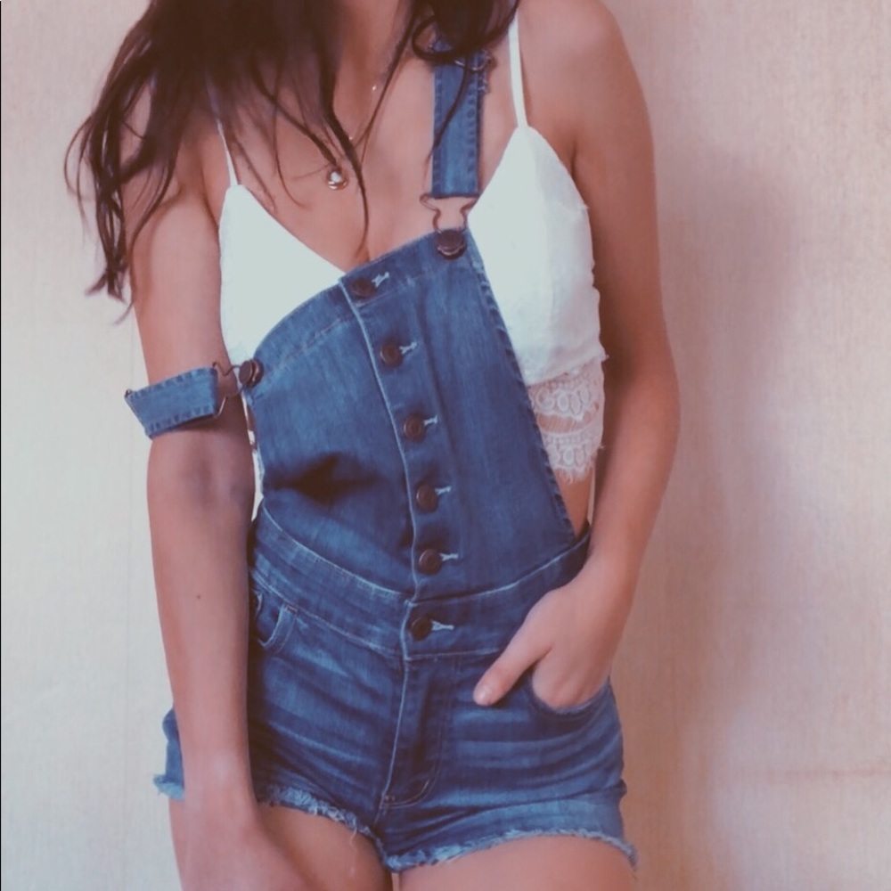 American Eagle short overalls